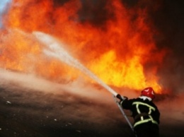 В результате пожара в столярном цехе в Тернополе пострадали три человека