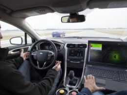 Россияне планируют проверять соцсети и спать за рулем автономного автомобиля - исследование Ford