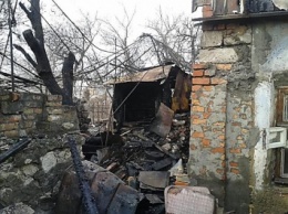 На Николаевщине сжигая мусор во дворе, хозяева едва не сожгли летнюю кухню