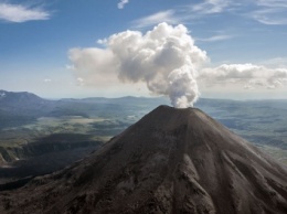 Камчатский вулкан Шивелуч выбросил пепел на высоту до 6 км