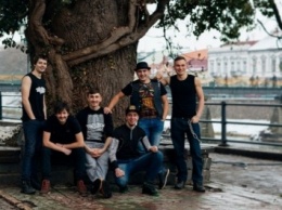 Закарпатская рок-группа показала один день из жизни патрульного полицейского (ВИДЕО)