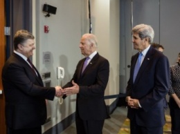 П.Порошенко в Вашингтоне встретился с Дж.Байденом и Дж.Керри