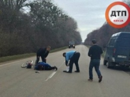 ДТП под Киевом: КАМАЗ раздавил ногу велосипедистке