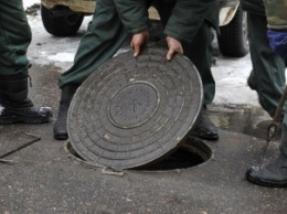 В городе заменят чугунные люки на полимерпесчаные