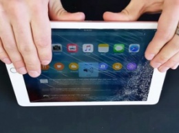 Американец проверил, гнется ли 9,7-дюймовый iPad Pro [видео]