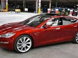 Электромобиль Tesla 3 получил 135 тысяч предзаказов