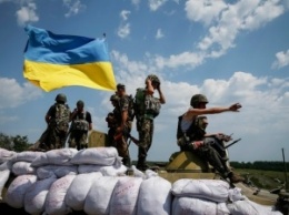 За прошедшие сутки террористы обстреляли украинские позиции 65 раз, больше всего в промзоне города Авдеевка - пресс-центр АТО