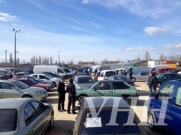 Крымчане распродают машины на авторынках Херсонской области