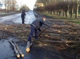 В Красноармейске (Покровске) спасатели вступили в борьбу со стихией