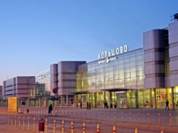 В Екатеринбурге из-за подозрительного пакета эвакуировали аэропорт