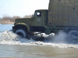 Учения: одесские военные оборудовали переправу через Днестровский лиман