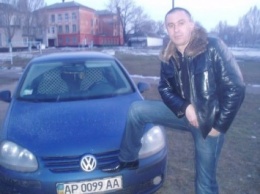 У запорожского волонтера аферисты украли автомобиль