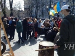 Активисты продолжили блокировать входы в прокуратуру Одесской области