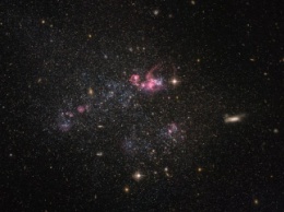 «Хаббл» сделал снимок хаотичной карликовой галактики