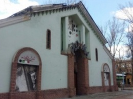 "Заброшки" Днепропетровска: сгоревшая четыре года назад на Хэллоуин "Плотина" превратилась в руины (ФОТО)