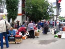 В Чернигове опять обещают убрать несанкционированную торговлю на тротуарах города