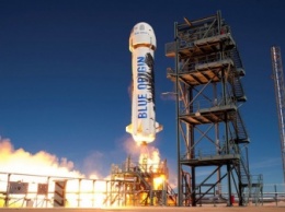Джефф Безос смог в третий раз посадить многоразовую ракету (Видео)