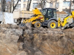 В сквере на проспекте Шевченко активизировалось строительство