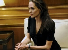 Снимки изменившейся до неузнаваемости Анджелины Джоли напугали поклонников