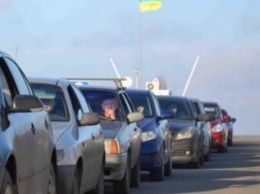 Россияне на админгранице с Крымом не пропускают автомобили с крымскими украинскими номерами