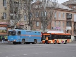 В Кривом Роге поломанный автобус на маршруте №228 целый день простоял на остановке (ФОТО)