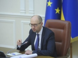 А.Яценюк поручил внести в ВР законопроект об отмене пошлины на подержанные автомобили