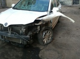 На Донбассе хотели взорвать автомобиль с "Гиви". Комбат уцелел, но машину разнесло взрывом