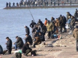 Мариупольским рыболовам - любителям напомнили о штрафах