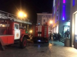 В ТЦ "Пассаж" был ликвидирован пожар (ФОТО)