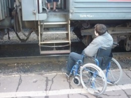 На станциях и платформах Приднепровской железной дороги установят пандусы для инвалидов