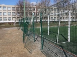 На школьных футбольных площадках от Березенко в Чернигове играют взрослые дядьки