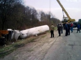 В Черкасской обл. перевернулся грузовик со сжиженным газом