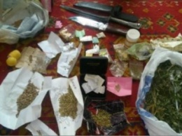 Днепропетровские правоохранители задержали вооруженного наркофермера (ФОТО)