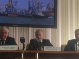 В Мариуполе зам. министра инфраструктуры пообещал вернуть в порт грузы и мирил два профсоюза (ФОТО)