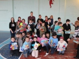 Днепродзержинские студенты устроили праздник для воспитанников детского приюта