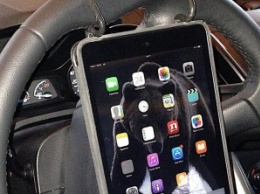 IPad вместо автомагнитолы: как закрепить планшет на руле автомобиля