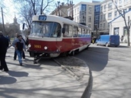 В Харькове пьяный водитель, который снес трамвай на проезжую часть, сбежал из больницы