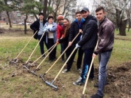 Мэр Бойченко с заместителями уберет на субботнике самую длинную городскую аллею