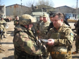 Полторак и Турчинов раздали награды силовикам в Авдеевке - штаб (ФОТО)