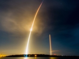 SpaceX впервые в истории посадила ракету Falcon 9 на водную платформу