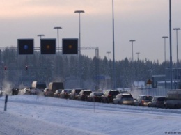 Русские и финны закрыли "северный маршрут" для беженцев