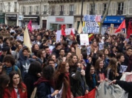 Во Франции очередная акция против нового Трудового кодекса собрала более 100 тысяч человек