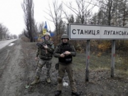 Обстрелы боевиков повредили служебные помещения на контрольном пункте "Станица-Луганская"