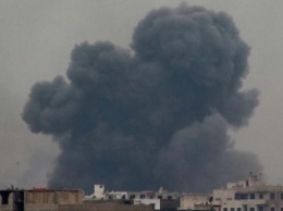 Сирийские правозащитники заявляют о десятках жертв бомбардировки Ракки