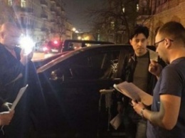Прокурорская война: Виталию Касько зачитали подозрение на улице посреди ночи