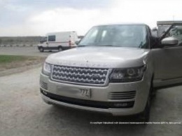 В Украину пытался въехать россиянин на Range Rover с номерами-трансформерами (фото)