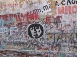 Стену Виктора Цоя на Новом Арбате намерены закрасить граффити