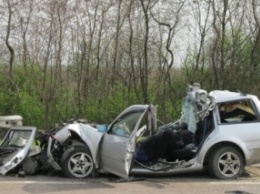 В Ровенской обл. легковушка врезалась в грузовик, двое человек погибли