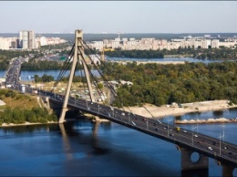 Сегодня ограничат движение по Московскому мосту