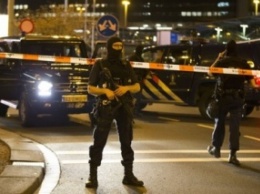 В?аэропорту Амстердама четыре часа искали взрывчатку. Задержан один мужчина